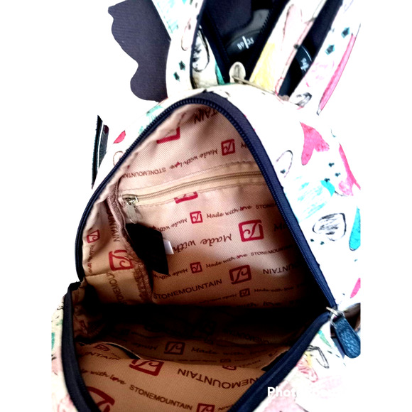 Stone Mountain heart printed backpack - Picture 6 of 8